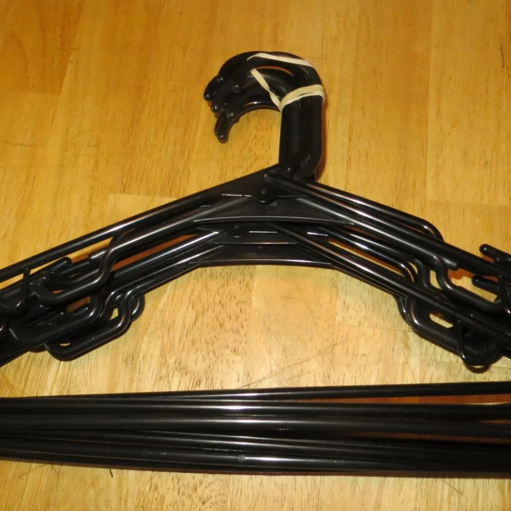 10pc Plastic Clothes Hangers, Black, Green and Assorted Colors